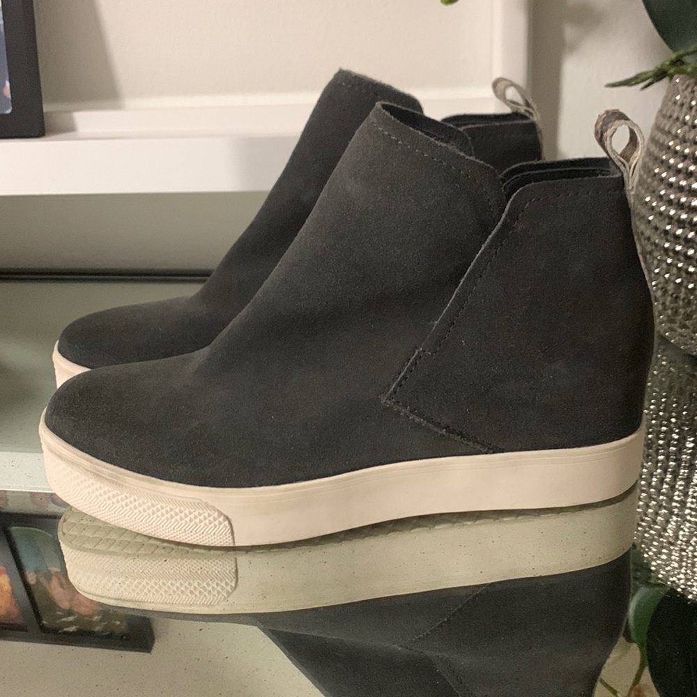 Dolce vita wedge bootie grey/white with snake pattern detail on heel 8.5